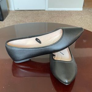 SO Black Memory Foam Flats